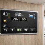 Tableau de commande cellule camping-car challenger : comprendre chaque fonction pour mieux l’utiliser